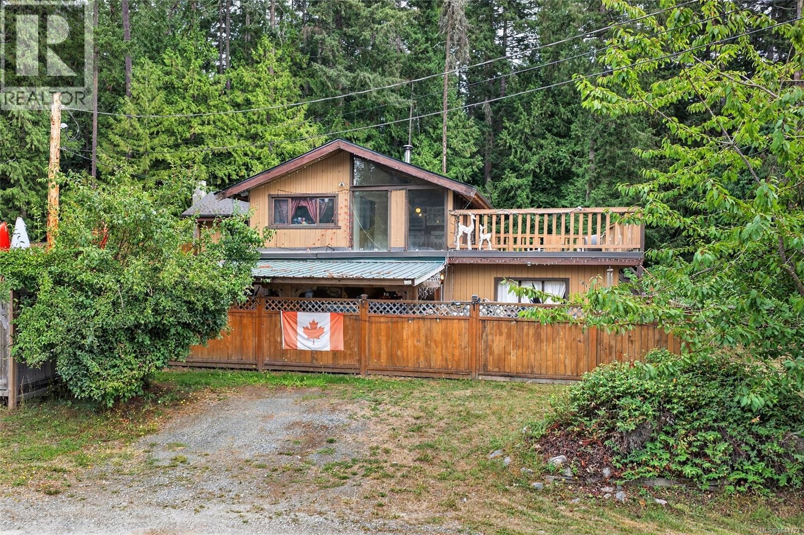 1012 Fairdowne Rd Property Photo 1