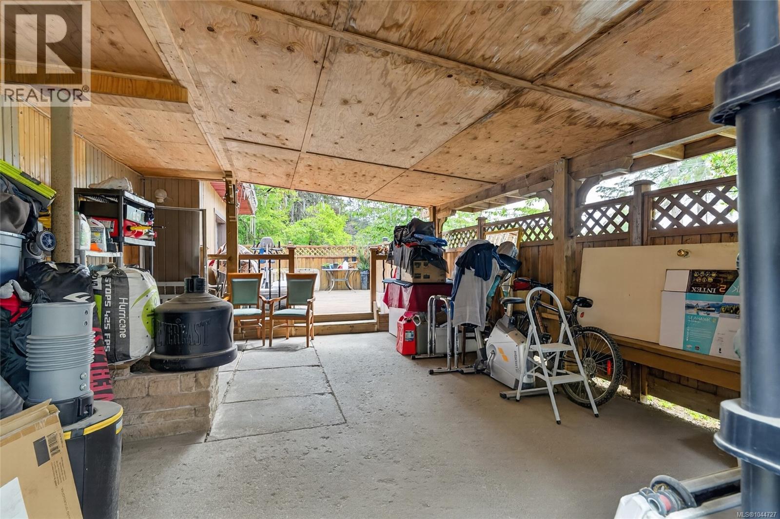 1012 Fairdowne Rd Property Photo 19