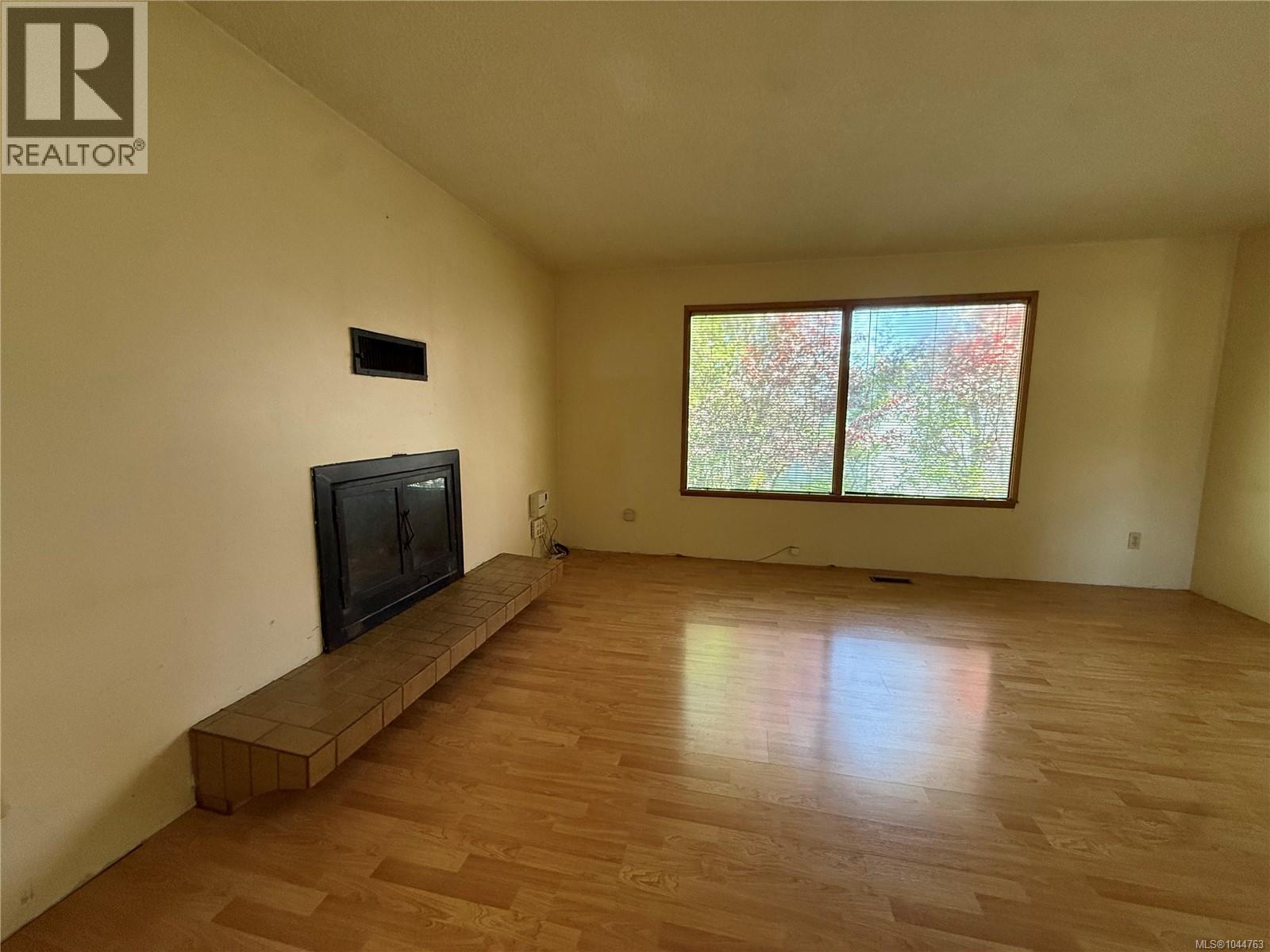 8845 Central St Property Photo 11