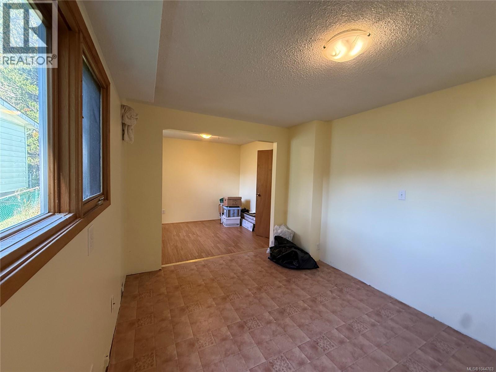 8845 Central St Property Photo 25
