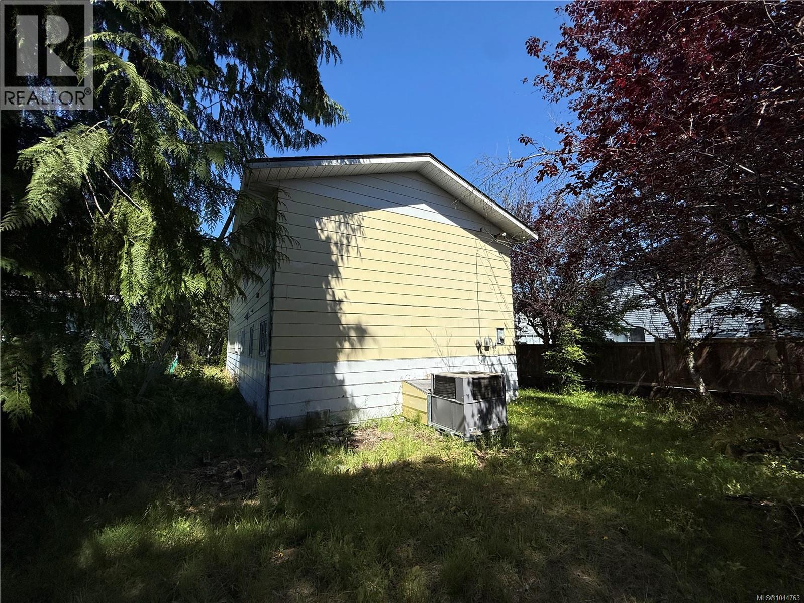 8845 Central St Property Photo 29
