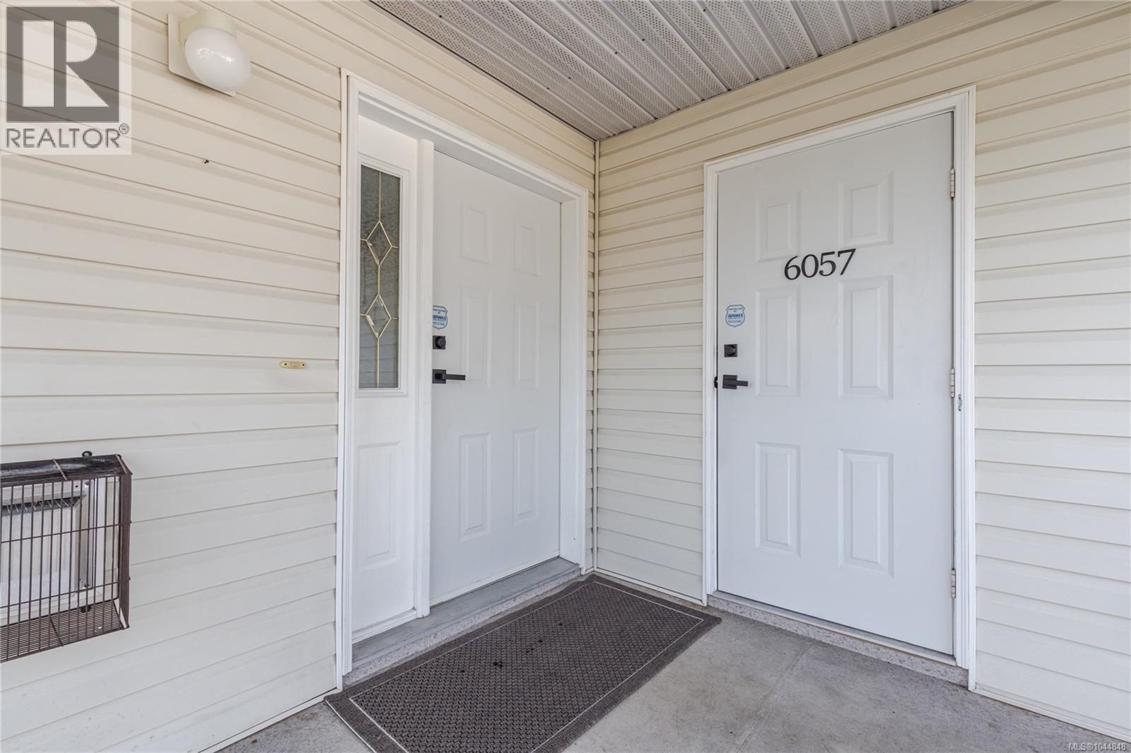 6057 Cedar Grove Dr Property Photo 4