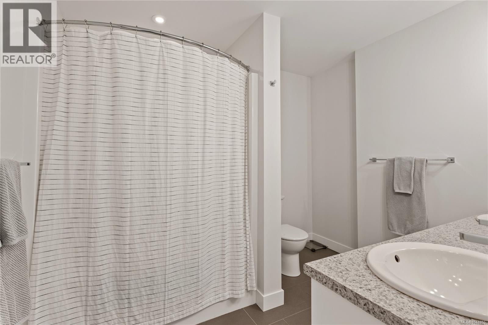 2052 Ernest Lane Property Photo 37