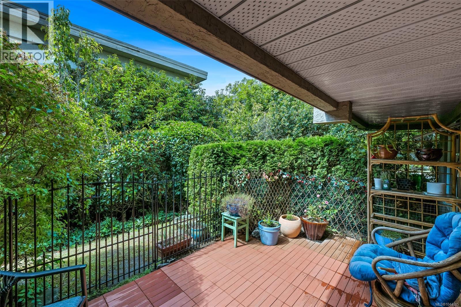 102 1223 Johnson St Property Photo 1