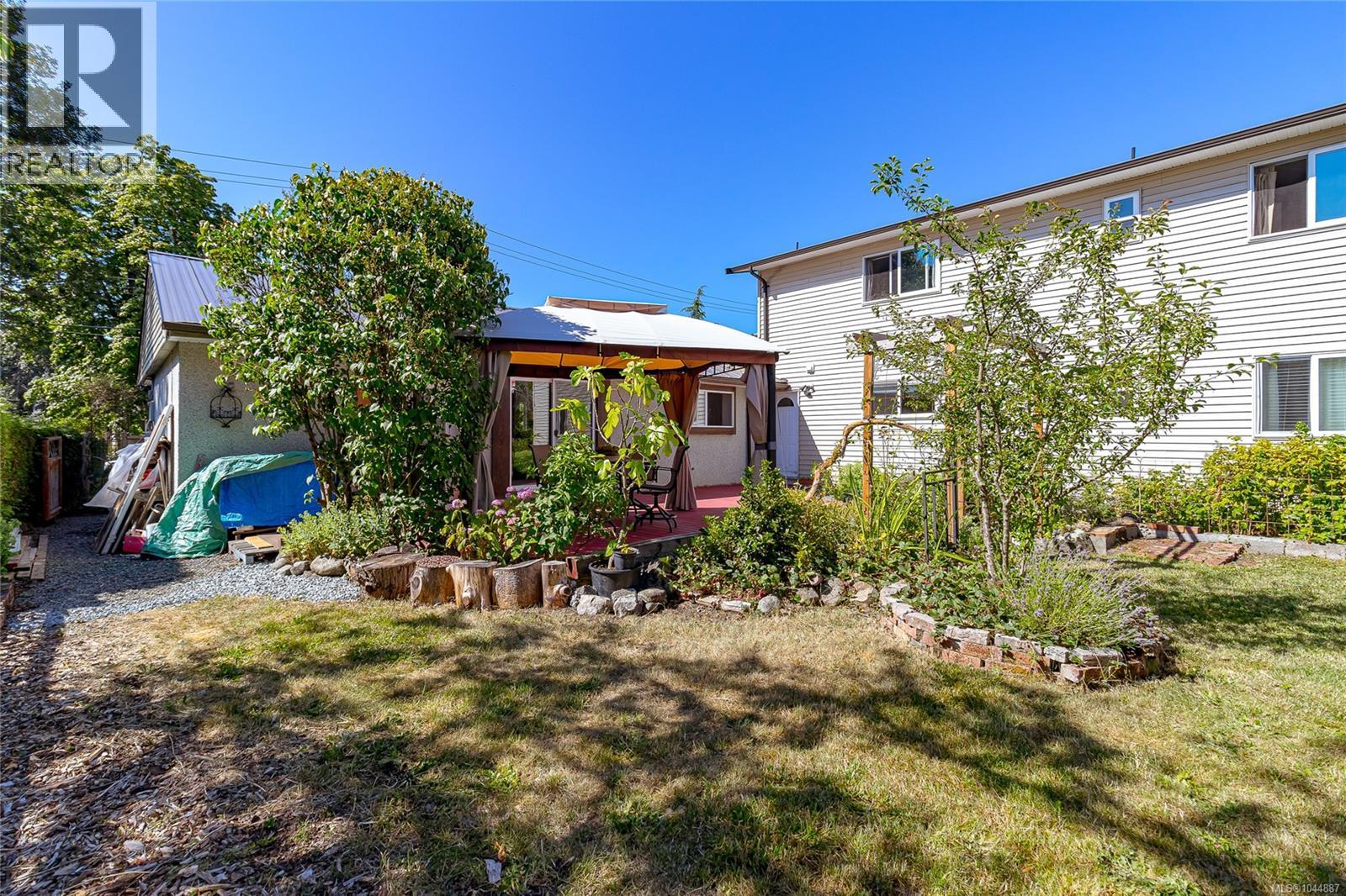 862 Canterbury Rd Property Photo 38