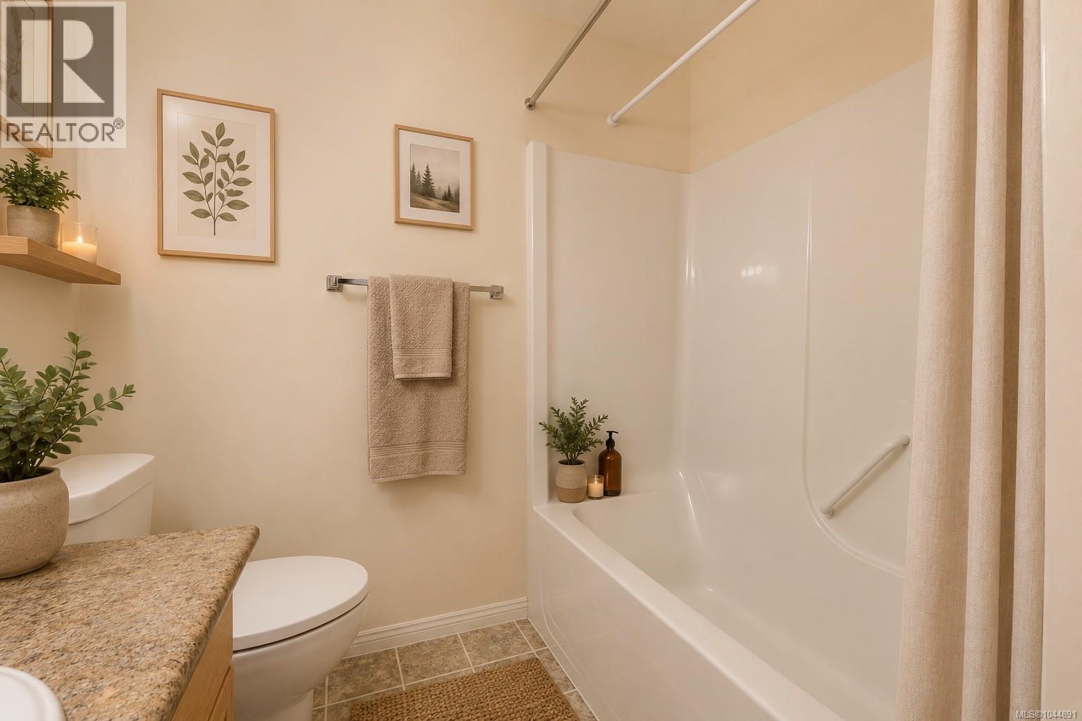 2 1553 Larch Rd Property Photo 21