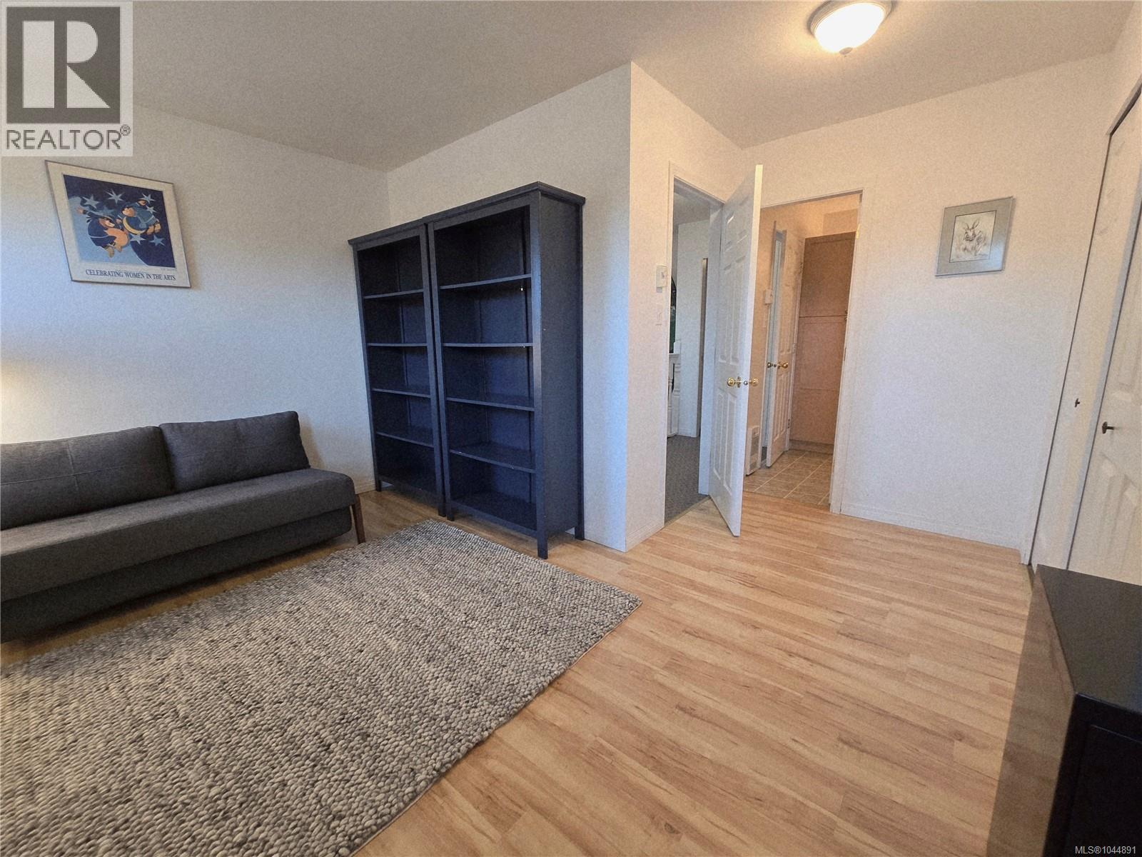 2 1553 Larch Rd Property Photo 24