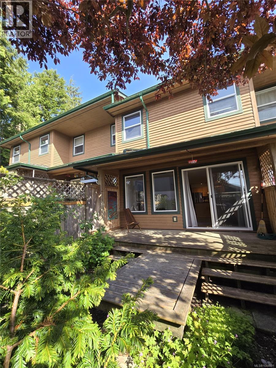 2 1553 Larch Rd Property Photo 29