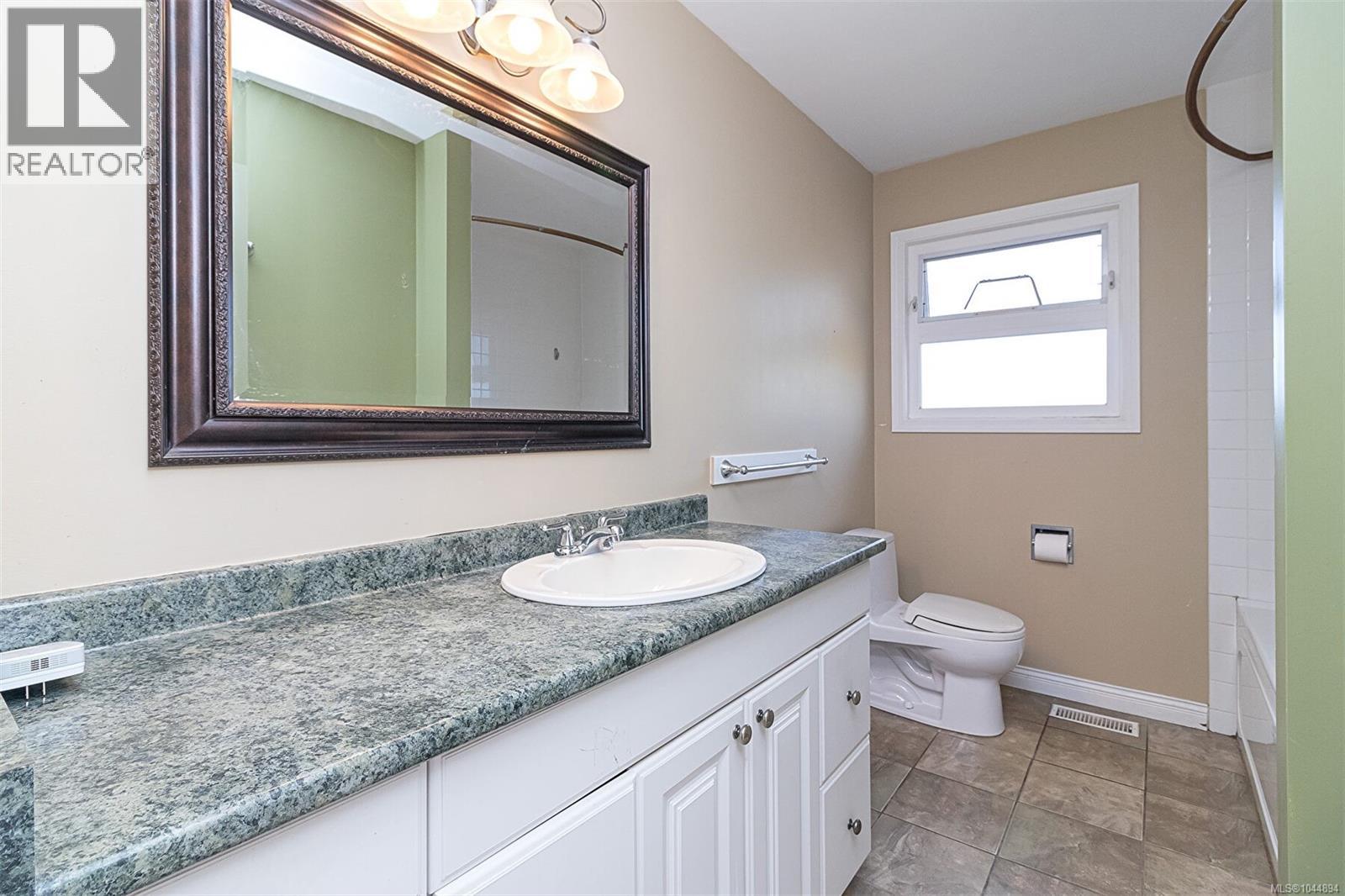 1766 Halliday Pl Property Photo 17
