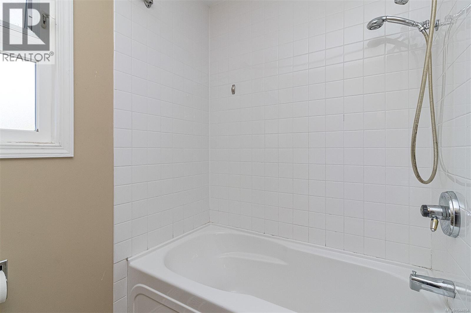 1766 Halliday Pl Property Photo 18