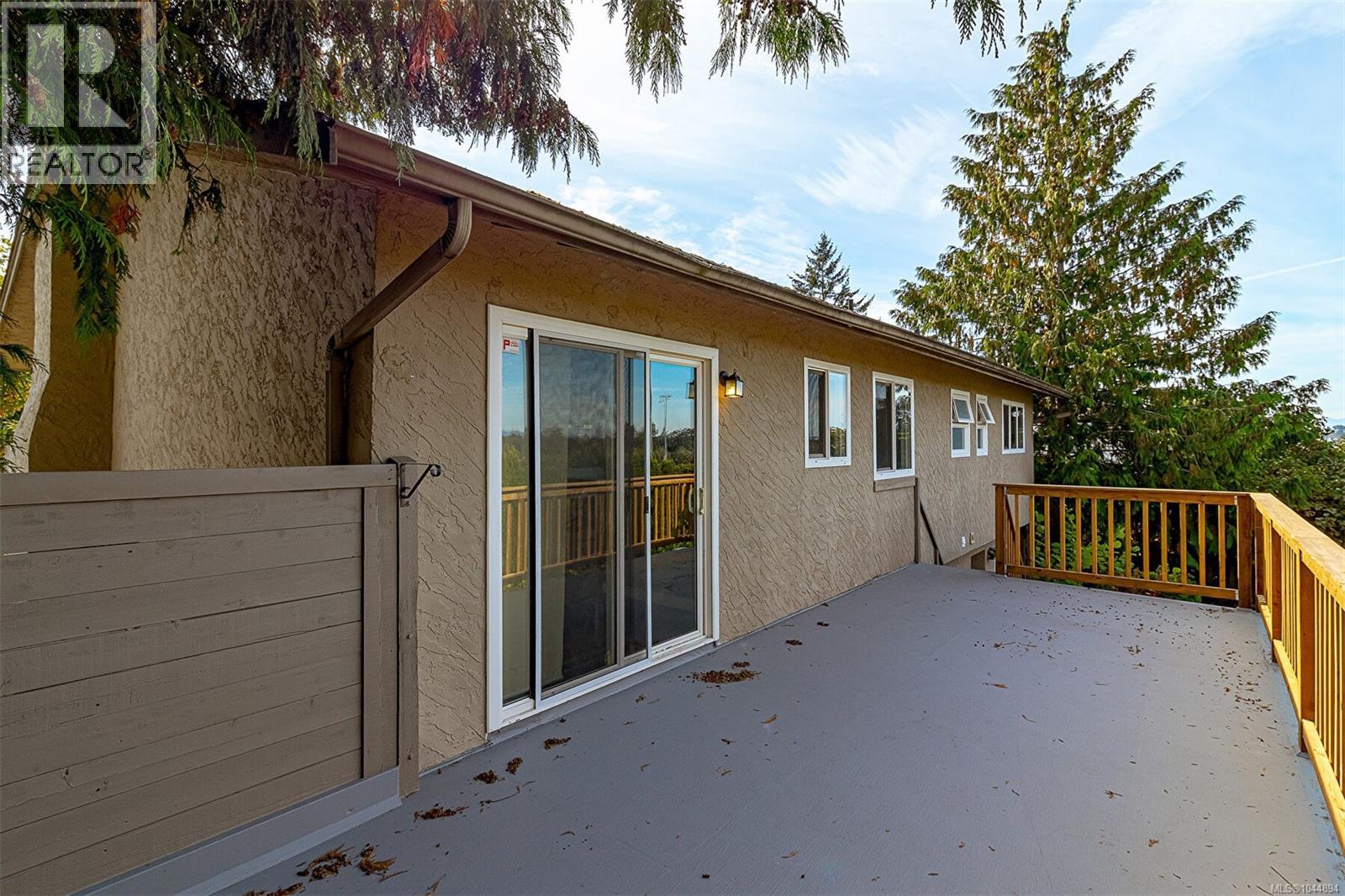 1766 Halliday Pl Property Photo 22