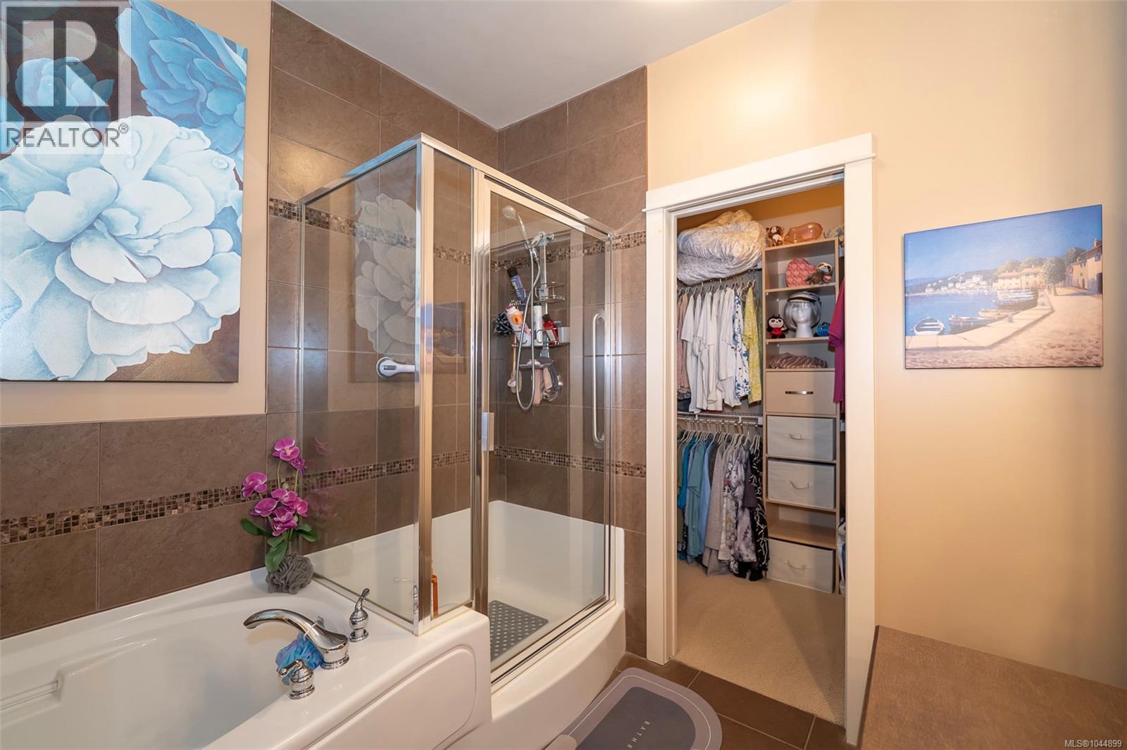 402 3210 Jacklin Rd Property Photo 22