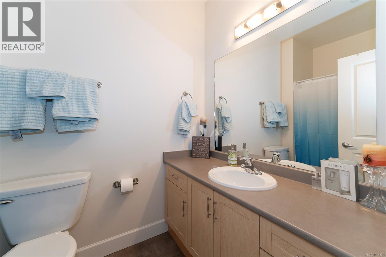 402 3210 Jacklin Rd Property Photo 23