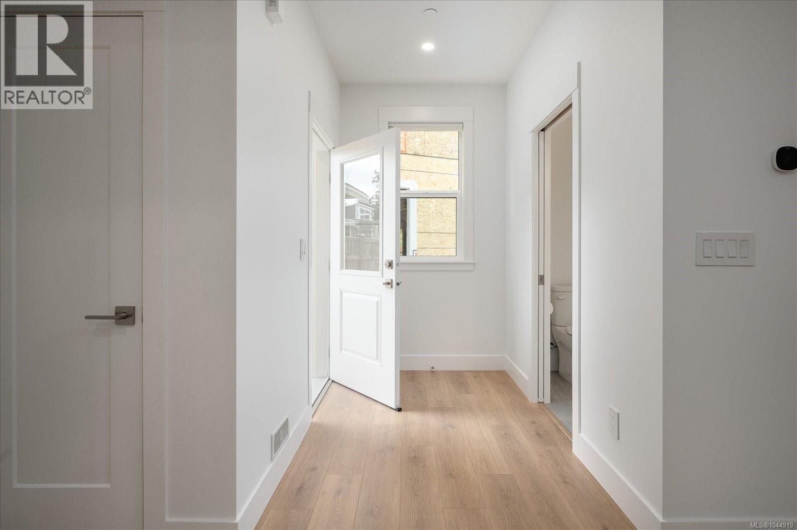3800 Marjorie Way Property Photo 14