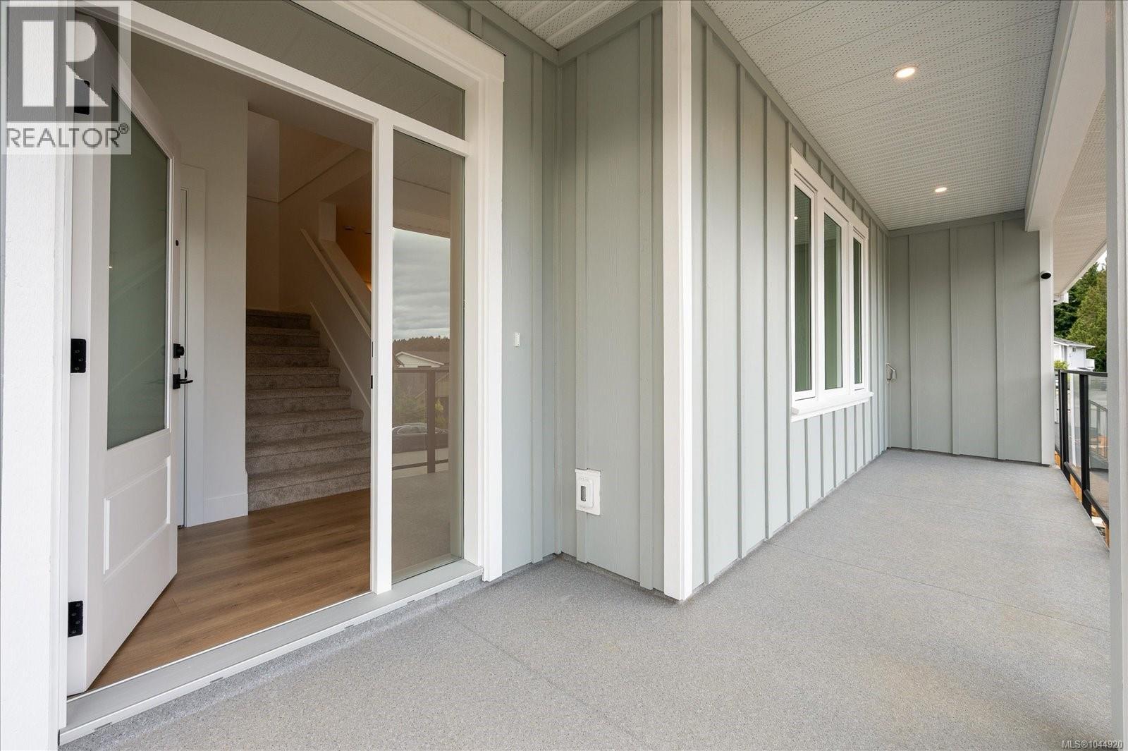 3802 Marjorie Way Property Photo 3