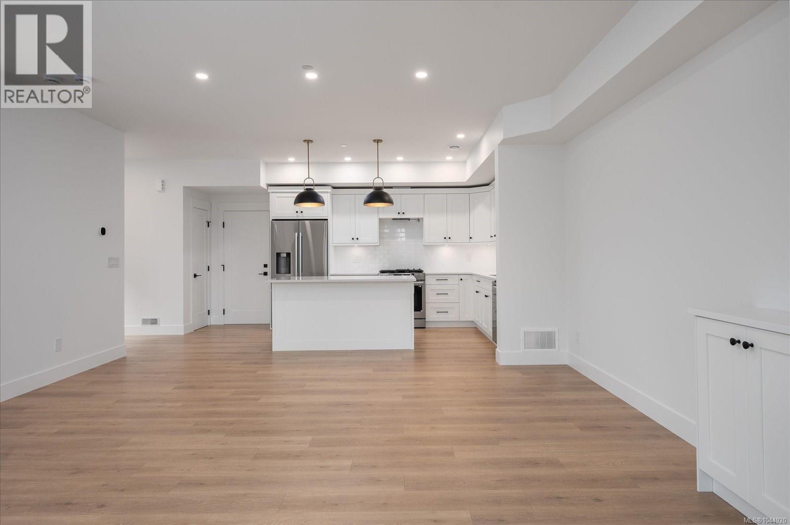 3802 Marjorie Way Property Photo 9