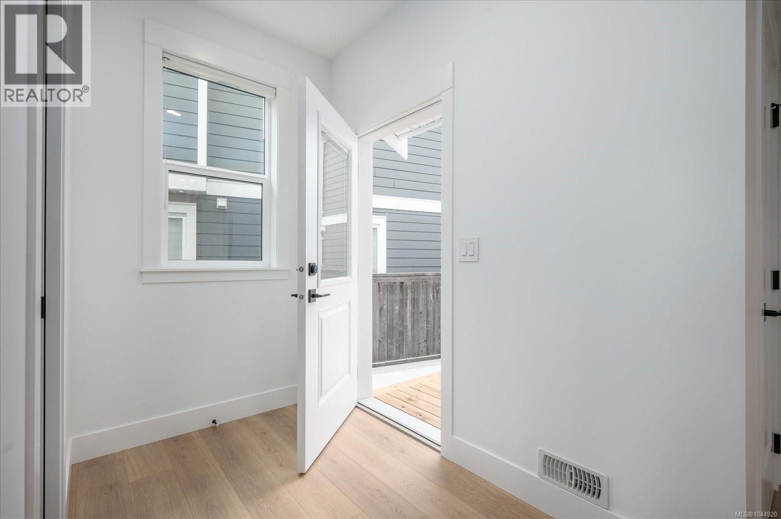 3802 Marjorie Way Property Photo 16