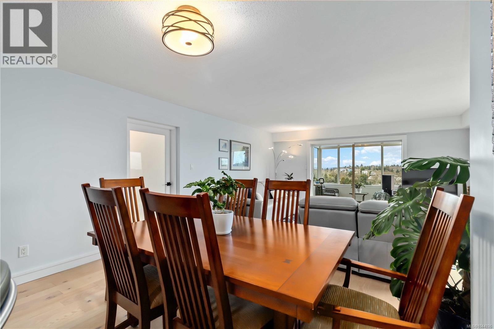 501 2920 Cook St Property Photo 10