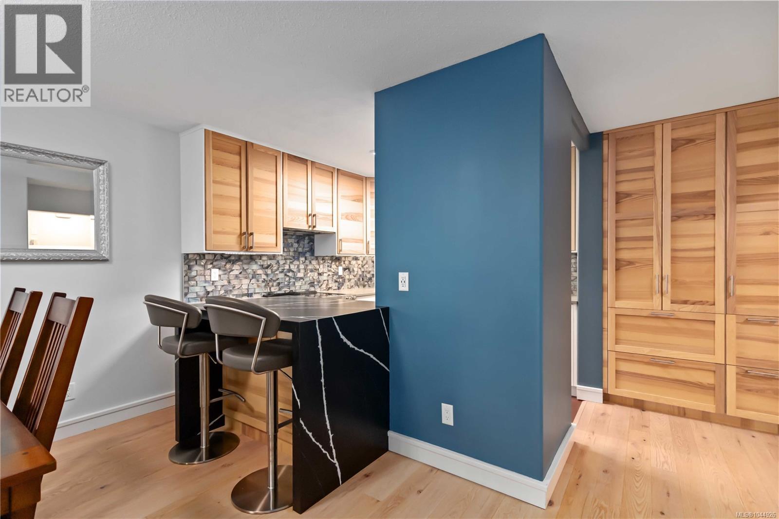501 2920 Cook St Property Photo 12
