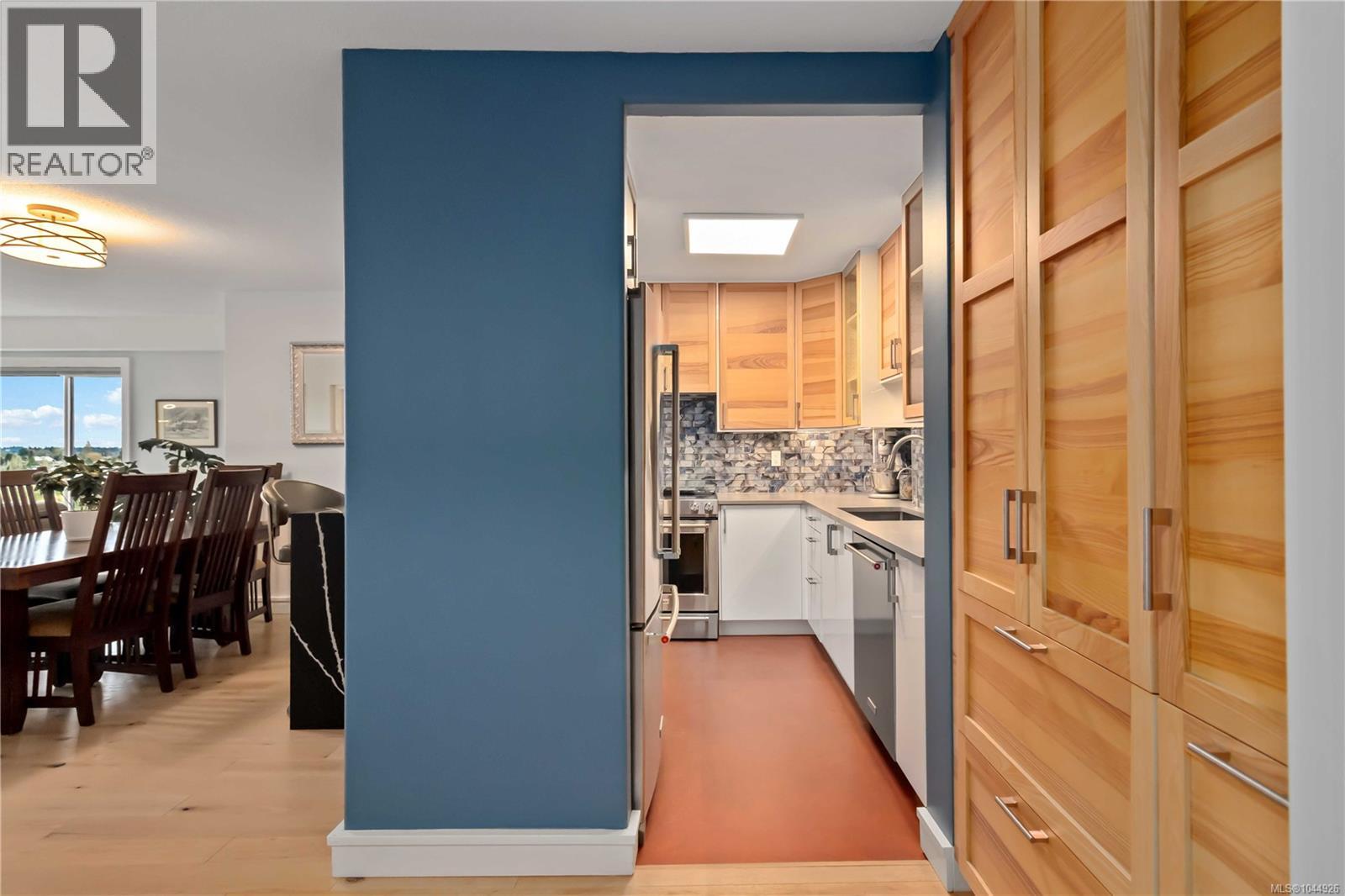 501 2920 Cook St Property Photo 13