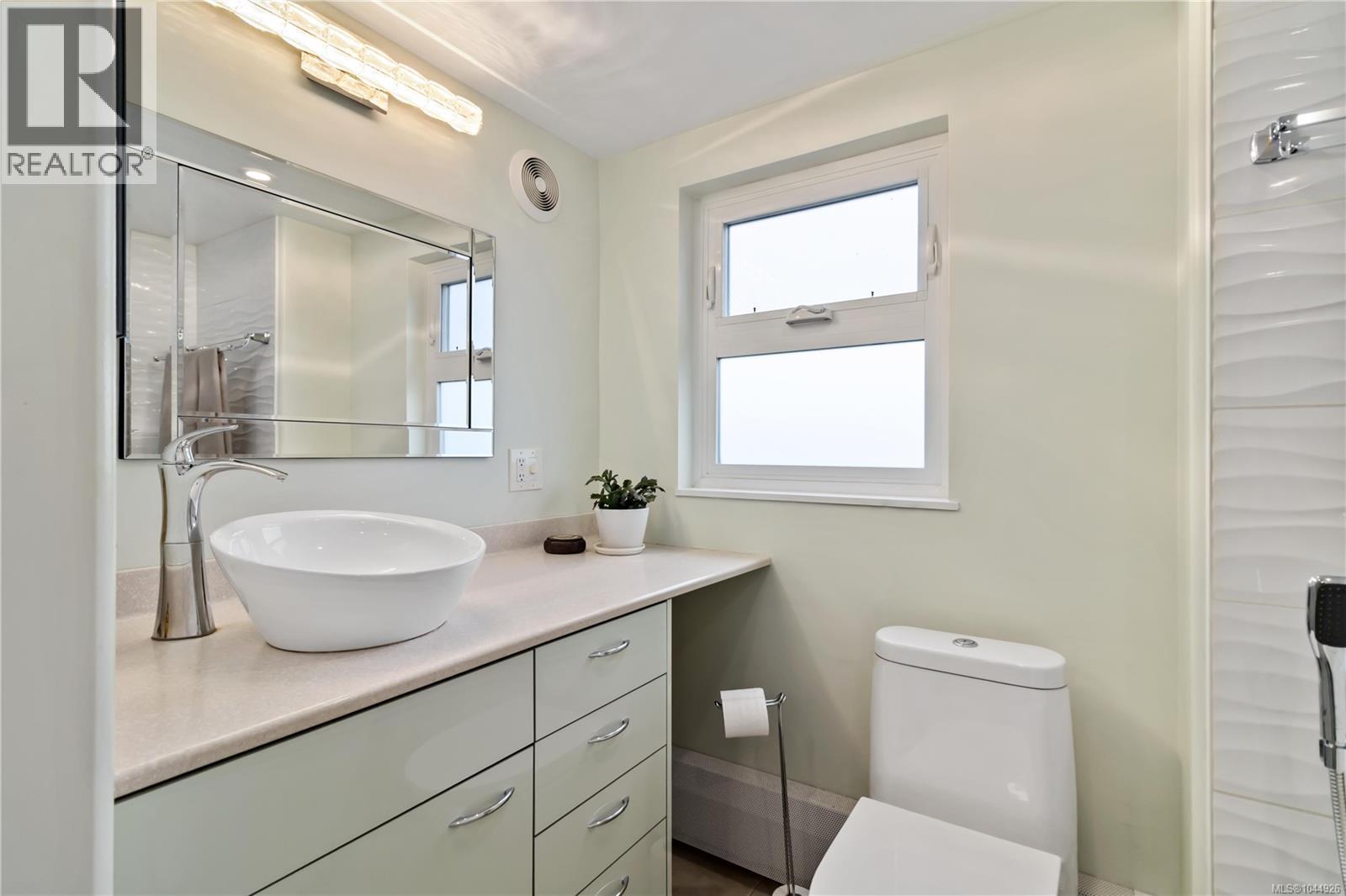 501 2920 Cook St Property Photo 25