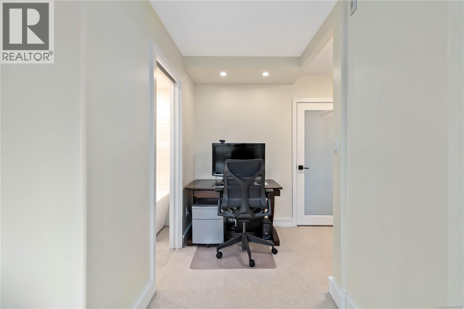 501 2920 Cook St Property Photo 27
