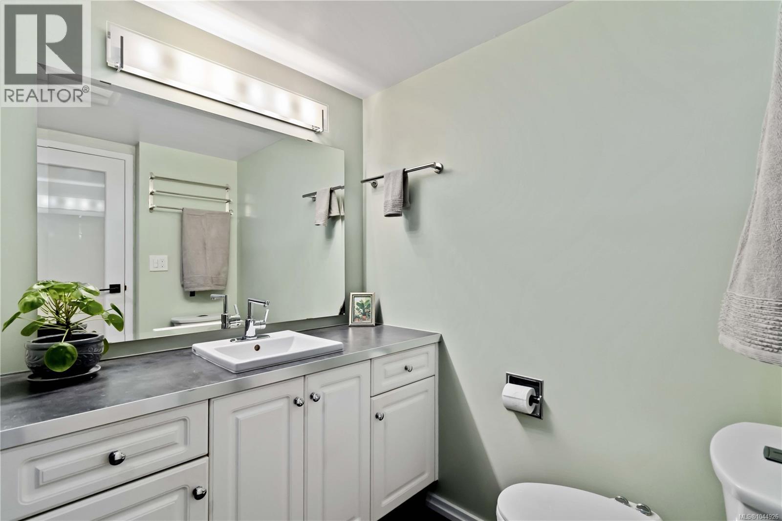501 2920 Cook St Property Photo 30