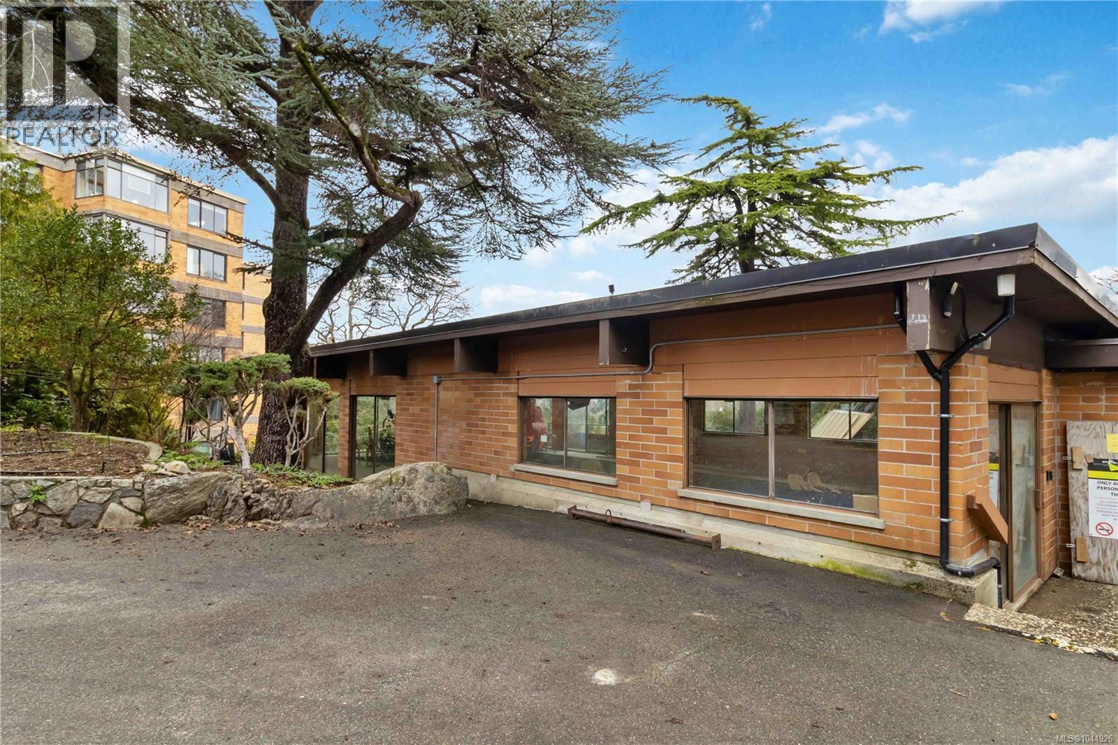 501 2920 Cook St Property Photo 46