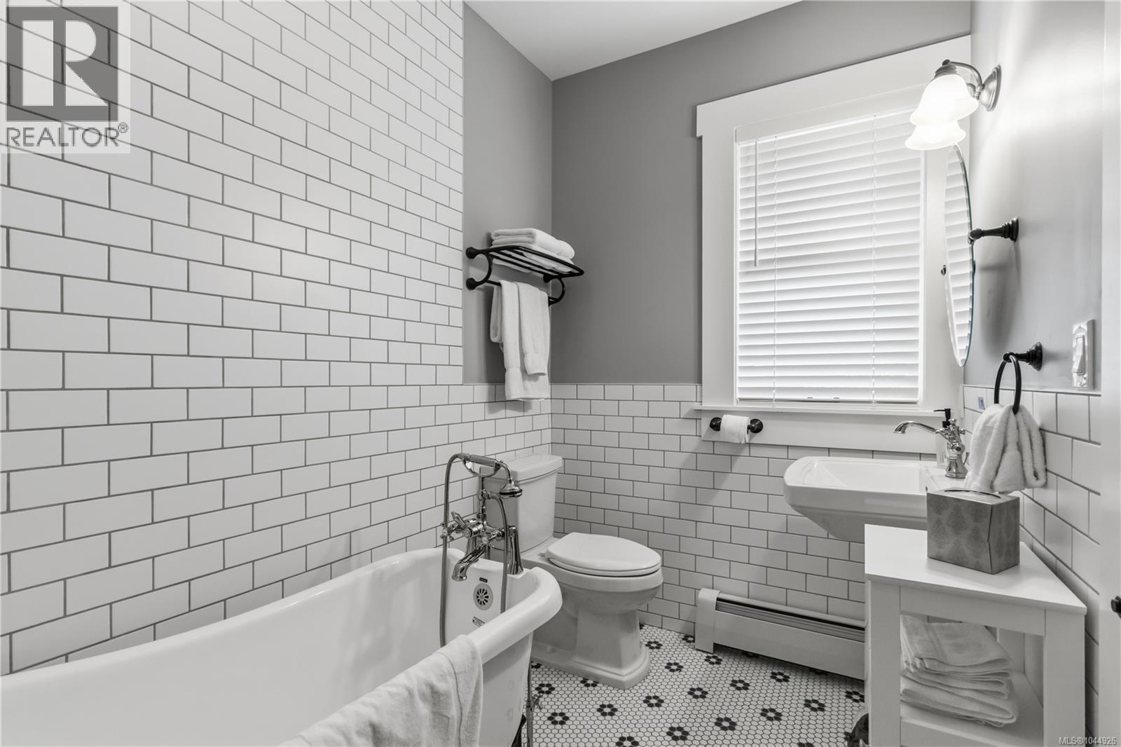 501 2920 Cook St Property Photo 61