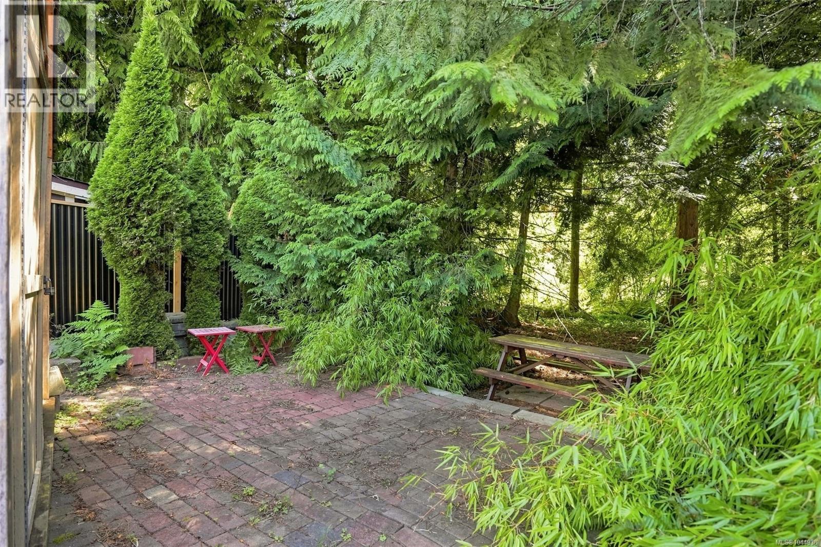 2106 Buttle Lake Way Property Photo 4