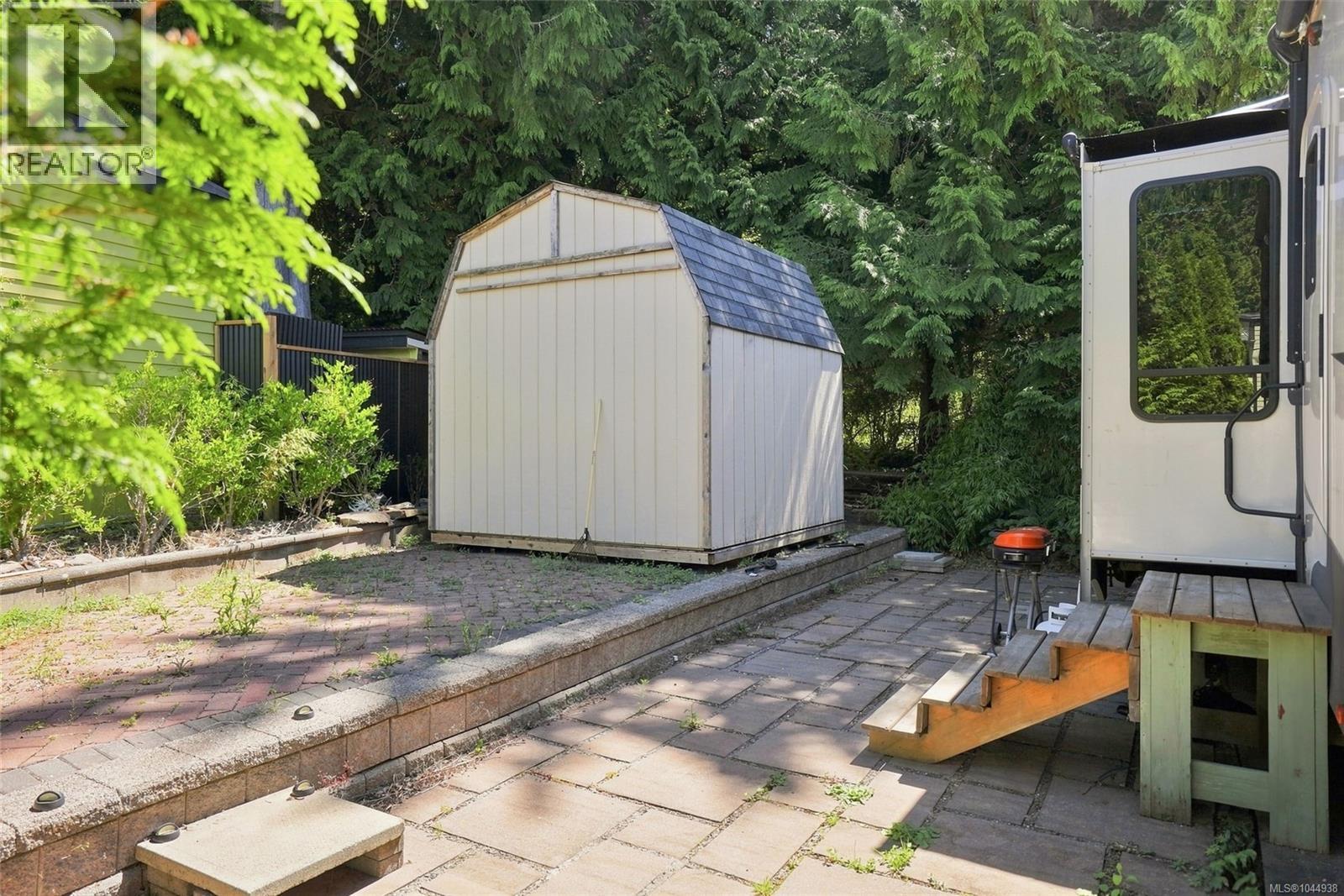 2106 Buttle Lake Way Property Photo 14