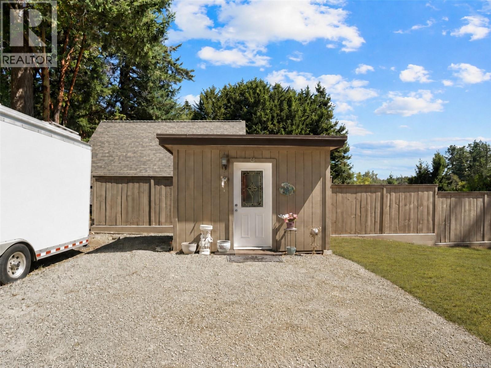 1084 Tatlow Rd Property Photo 49