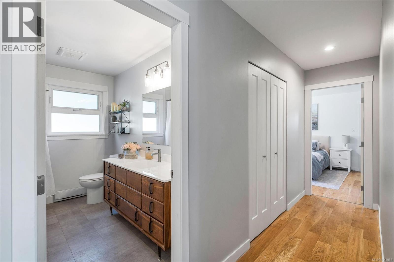 1127 Stuart Cres Property Photo 27