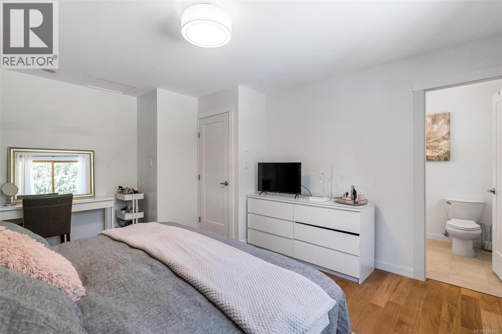 1127 Stuart Cres Property Photo 30