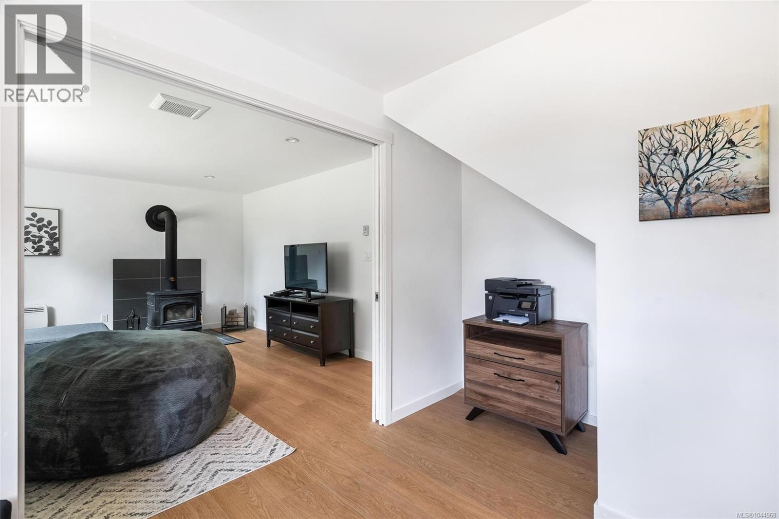 1127 Stuart Cres Property Photo 39