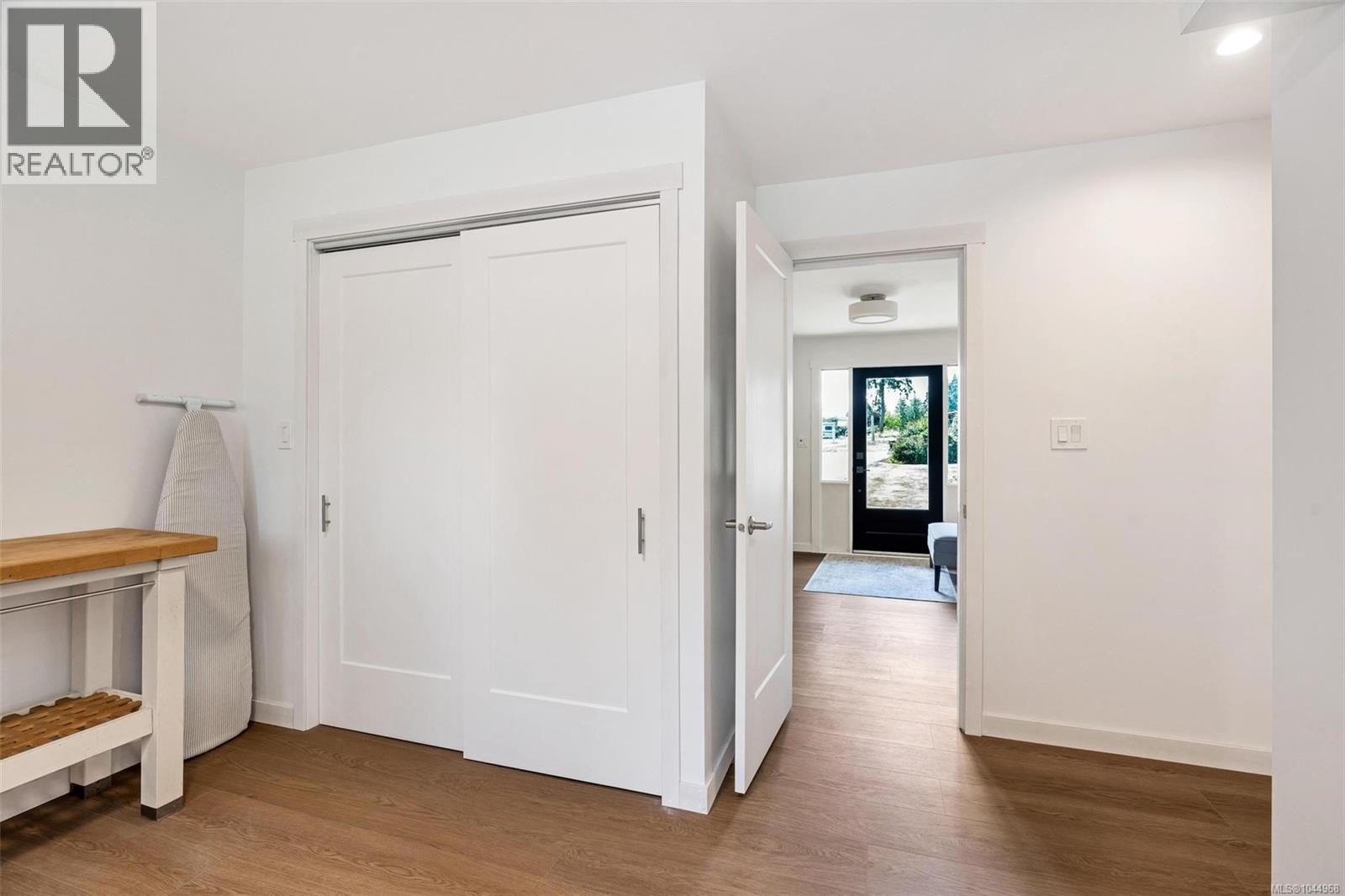 1127 Stuart Cres Property Photo 48