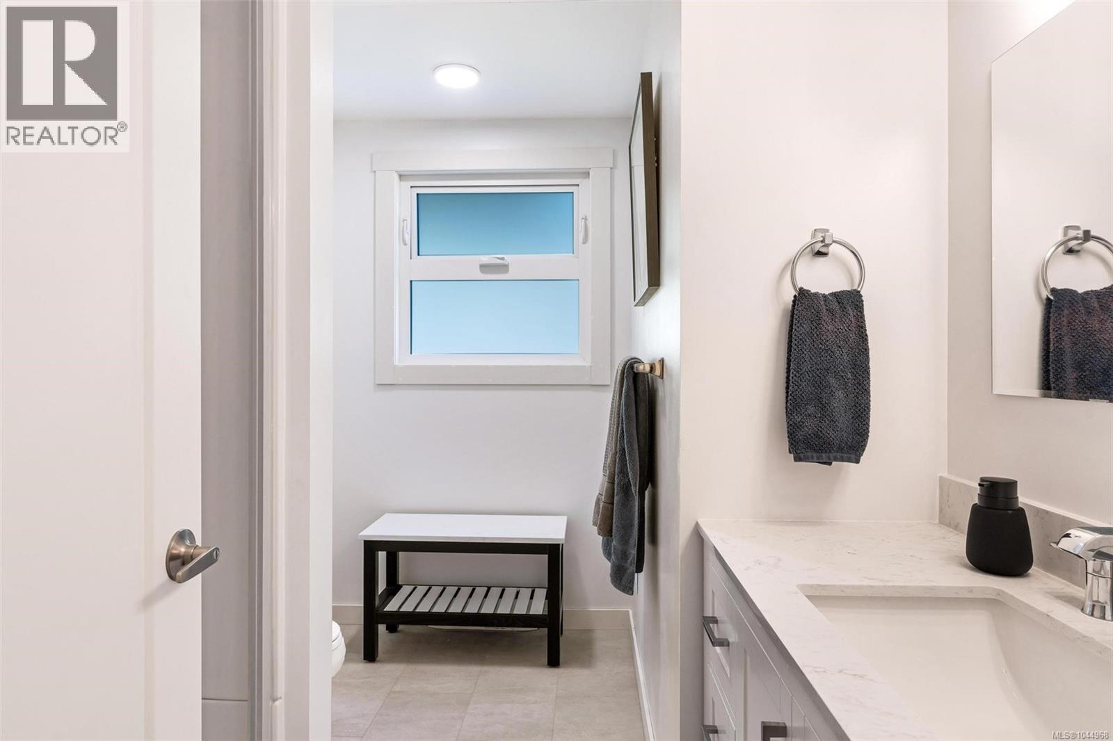 1127 Stuart Cres Property Photo 50