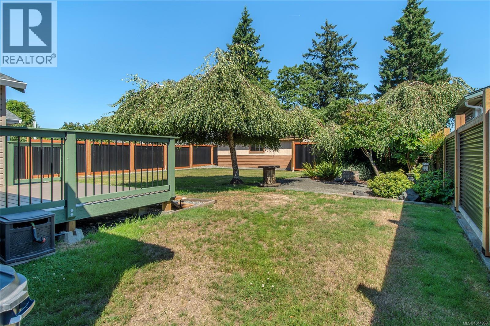 541 Colwyn St Property Photo 4