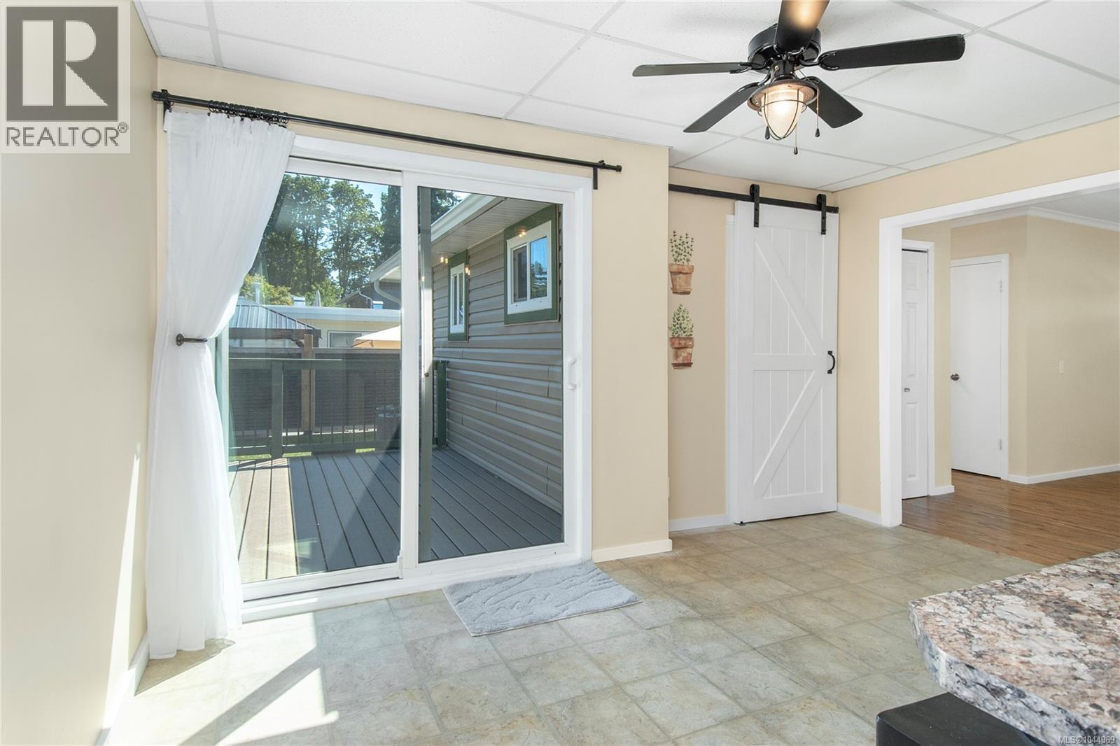 541 Colwyn St Property Photo 15