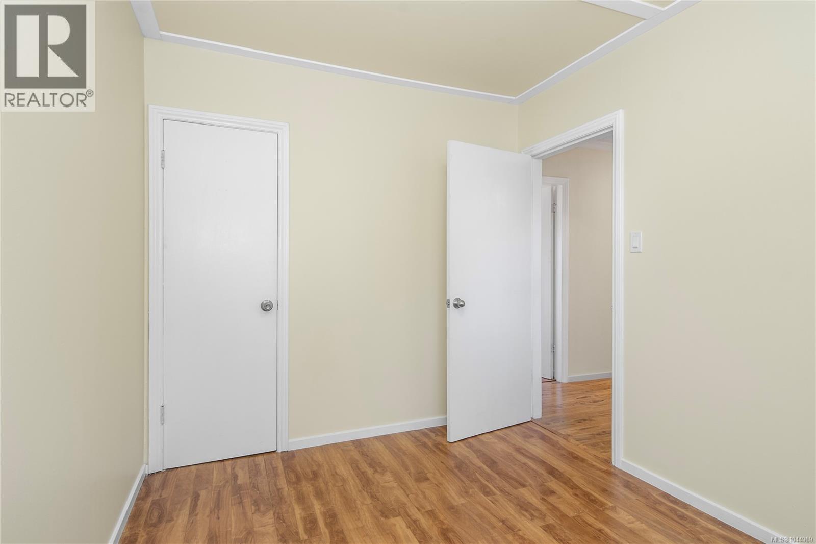 541 Colwyn St Property Photo 24