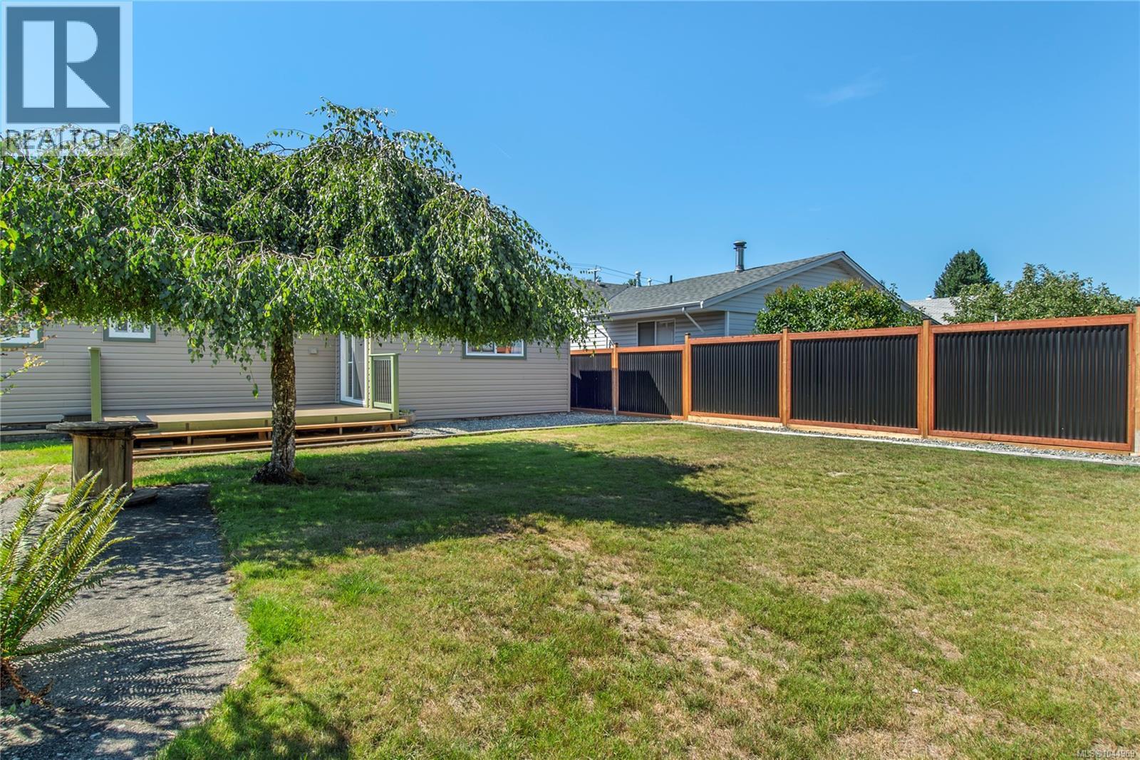 541 Colwyn St Property Photo 29