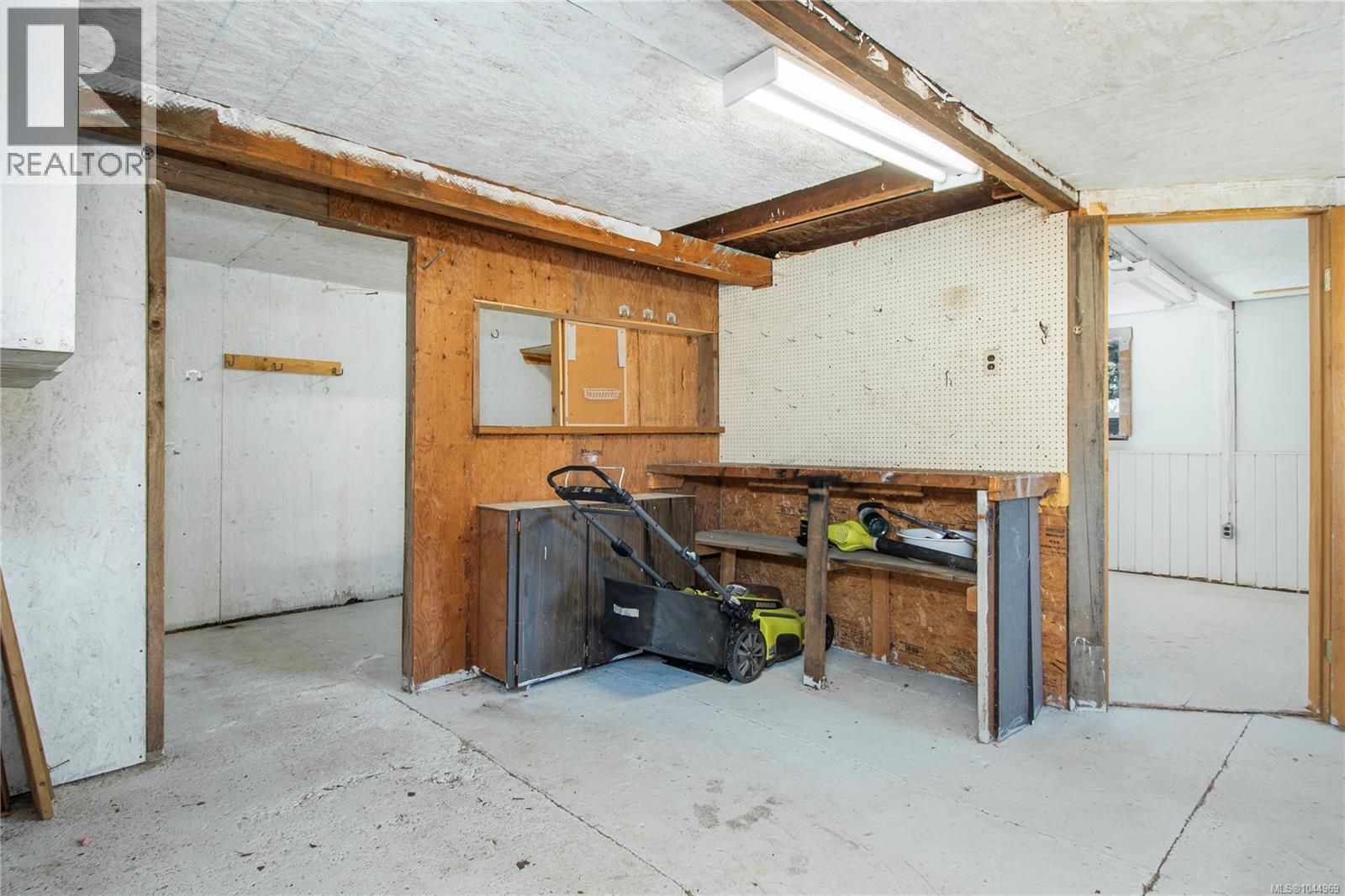 541 Colwyn St Property Photo 34