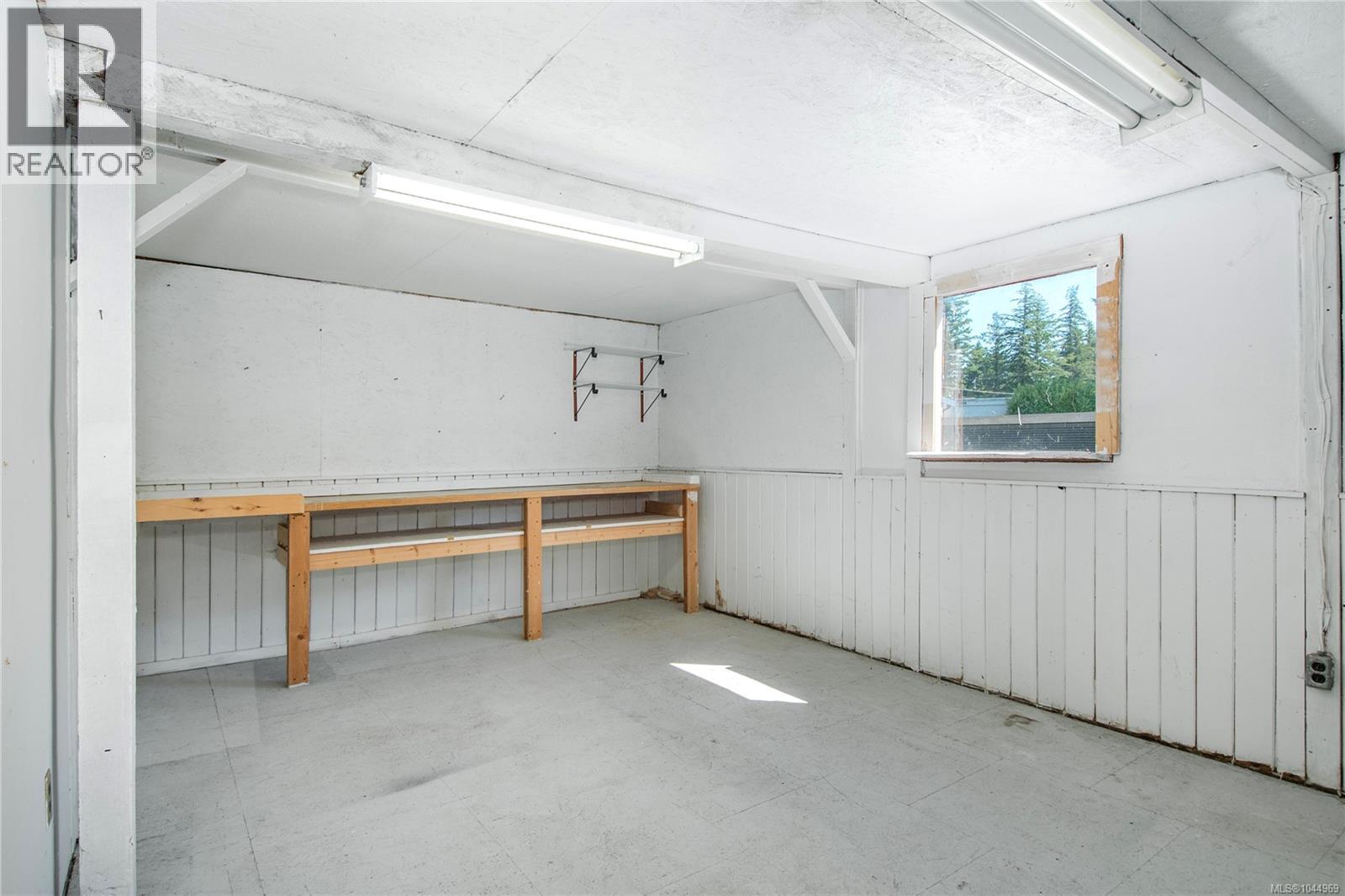 541 Colwyn St Property Photo 36