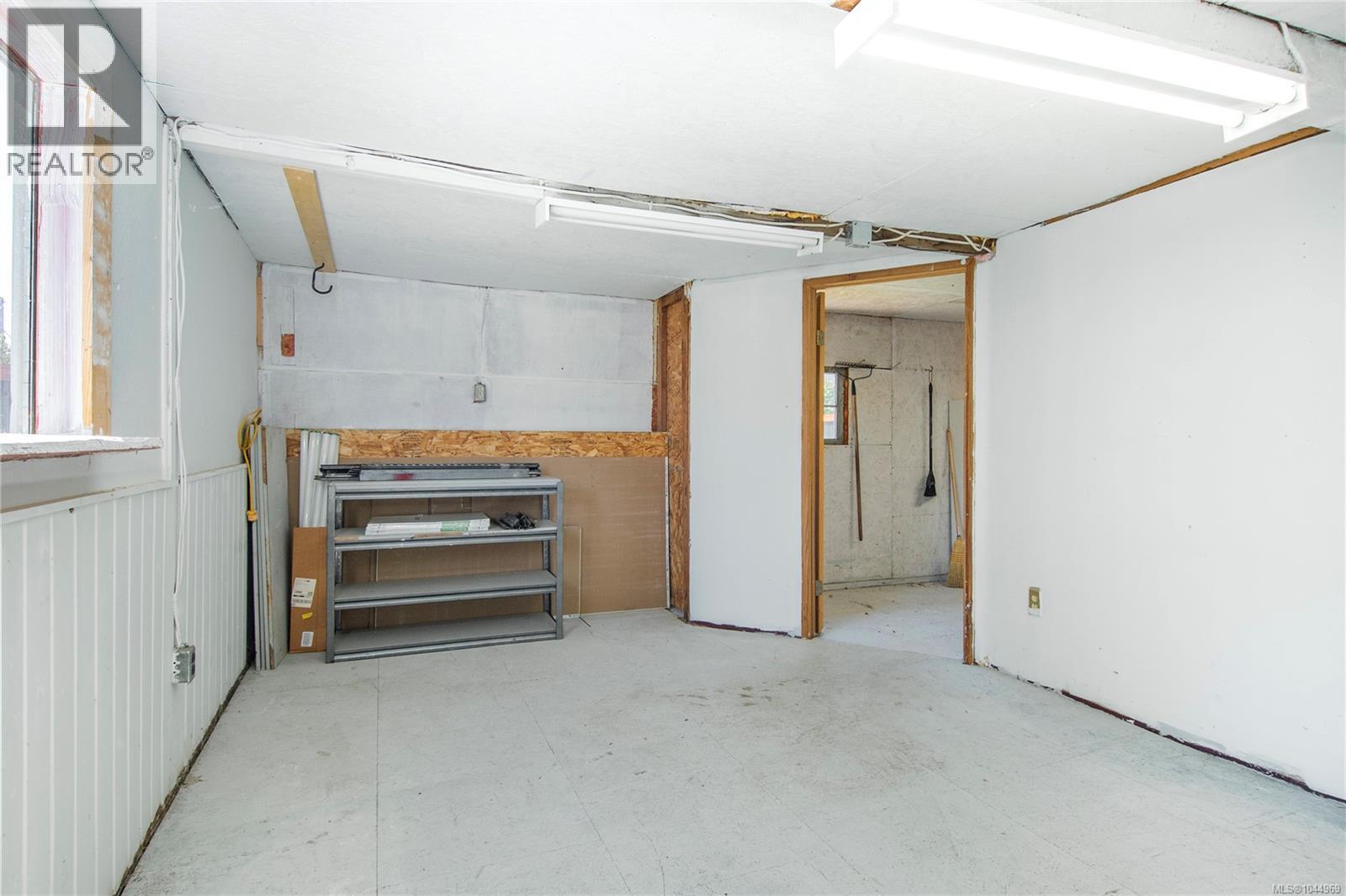 541 Colwyn St Property Photo 37