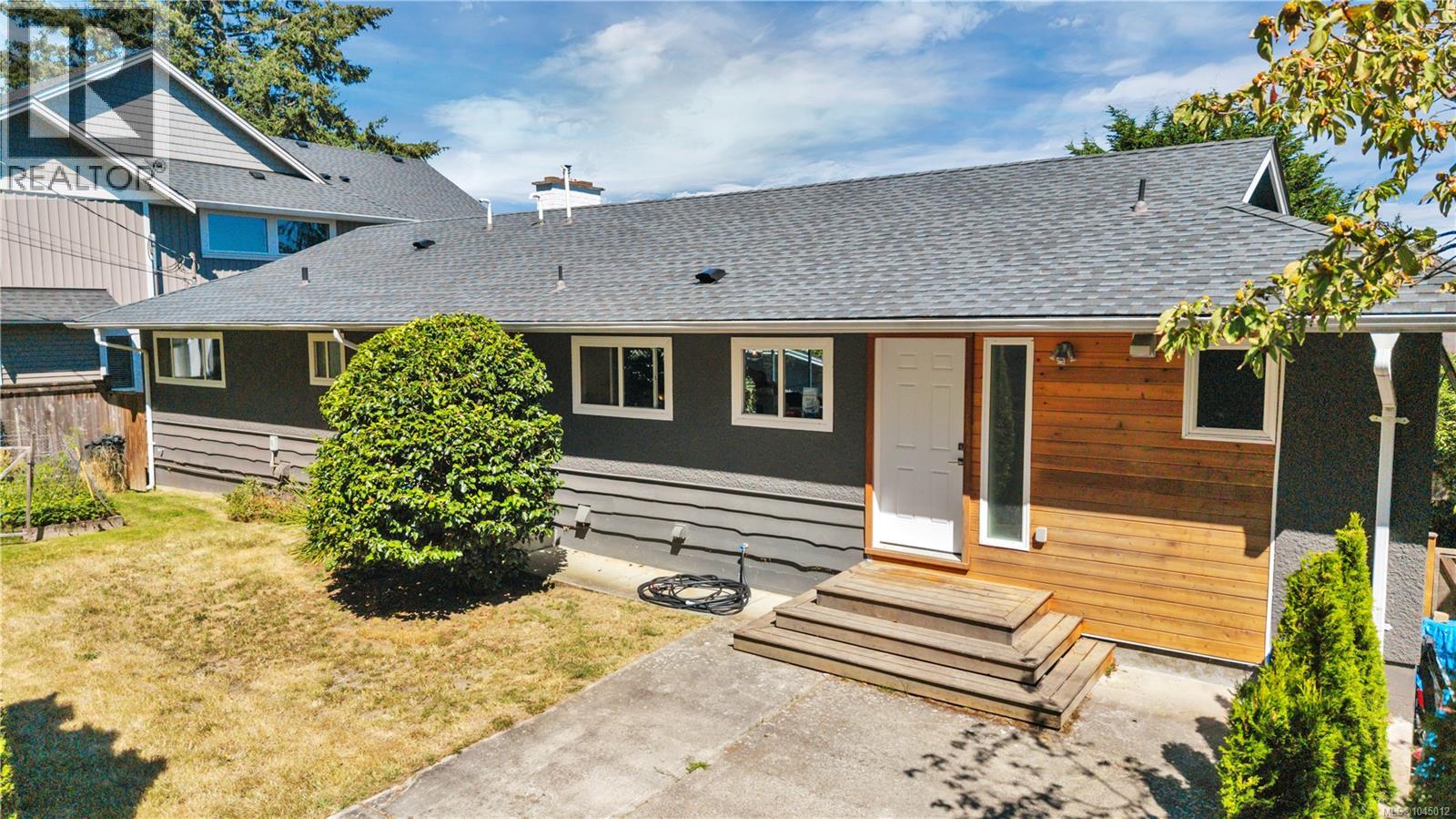 5620 Hammond Bay Rd Property Photo 1