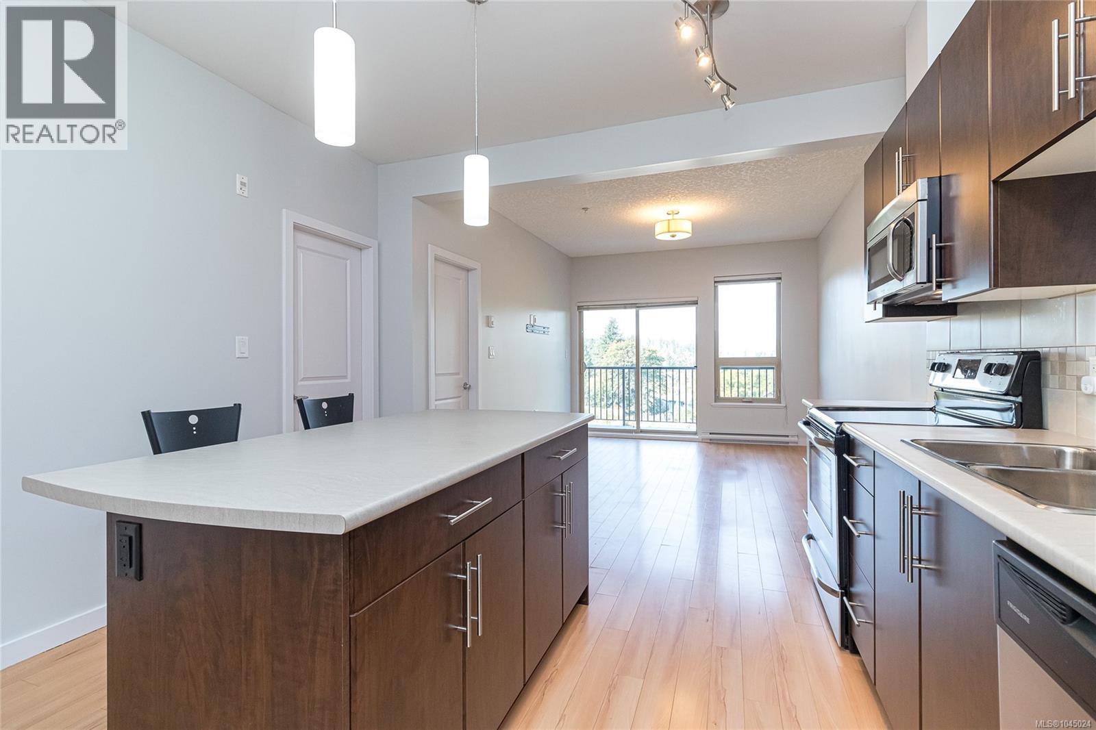 408 3240 Jacklin Rd Property Photo 10