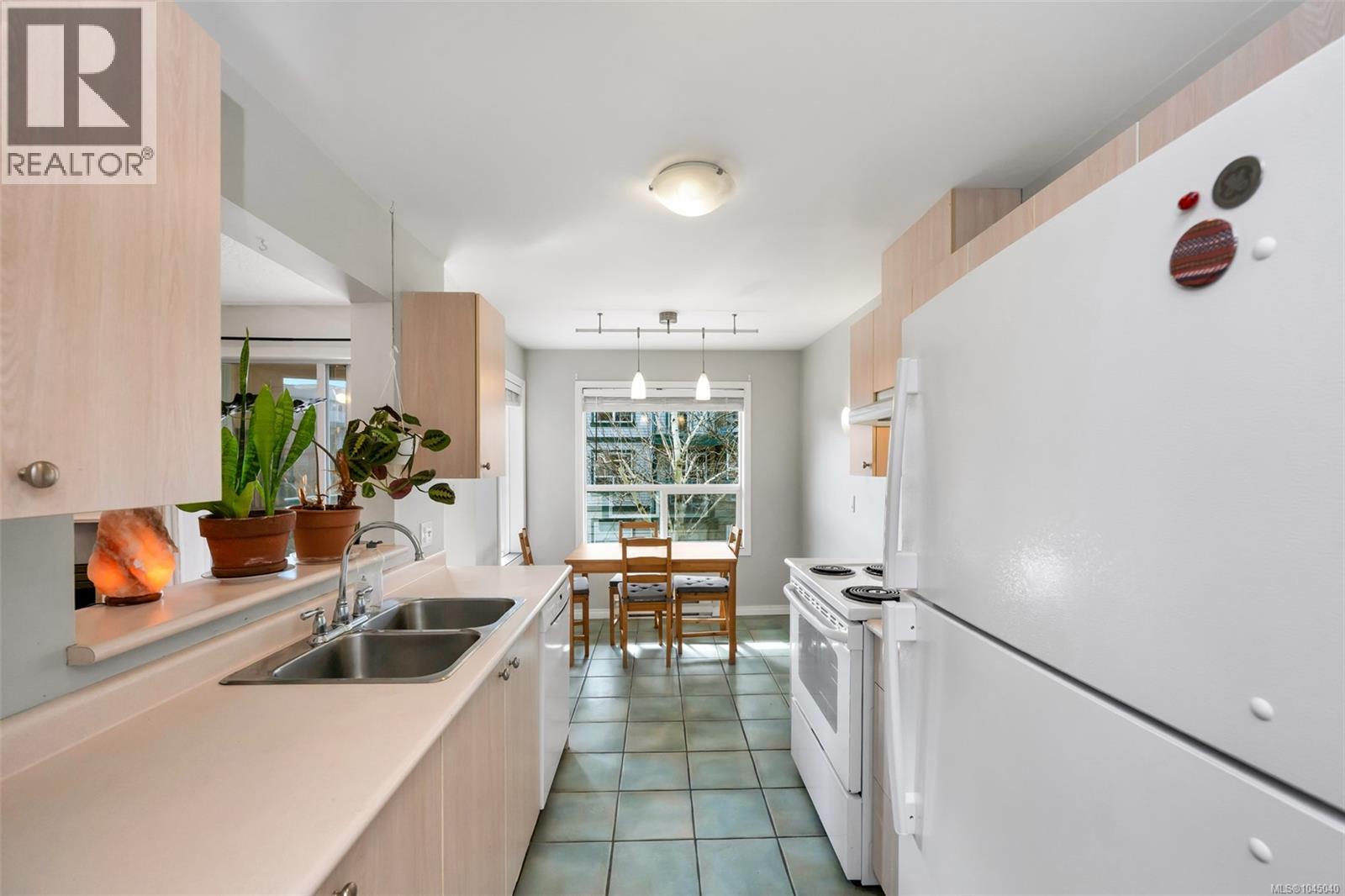 212 899 Darwin Ave Property Photo 10