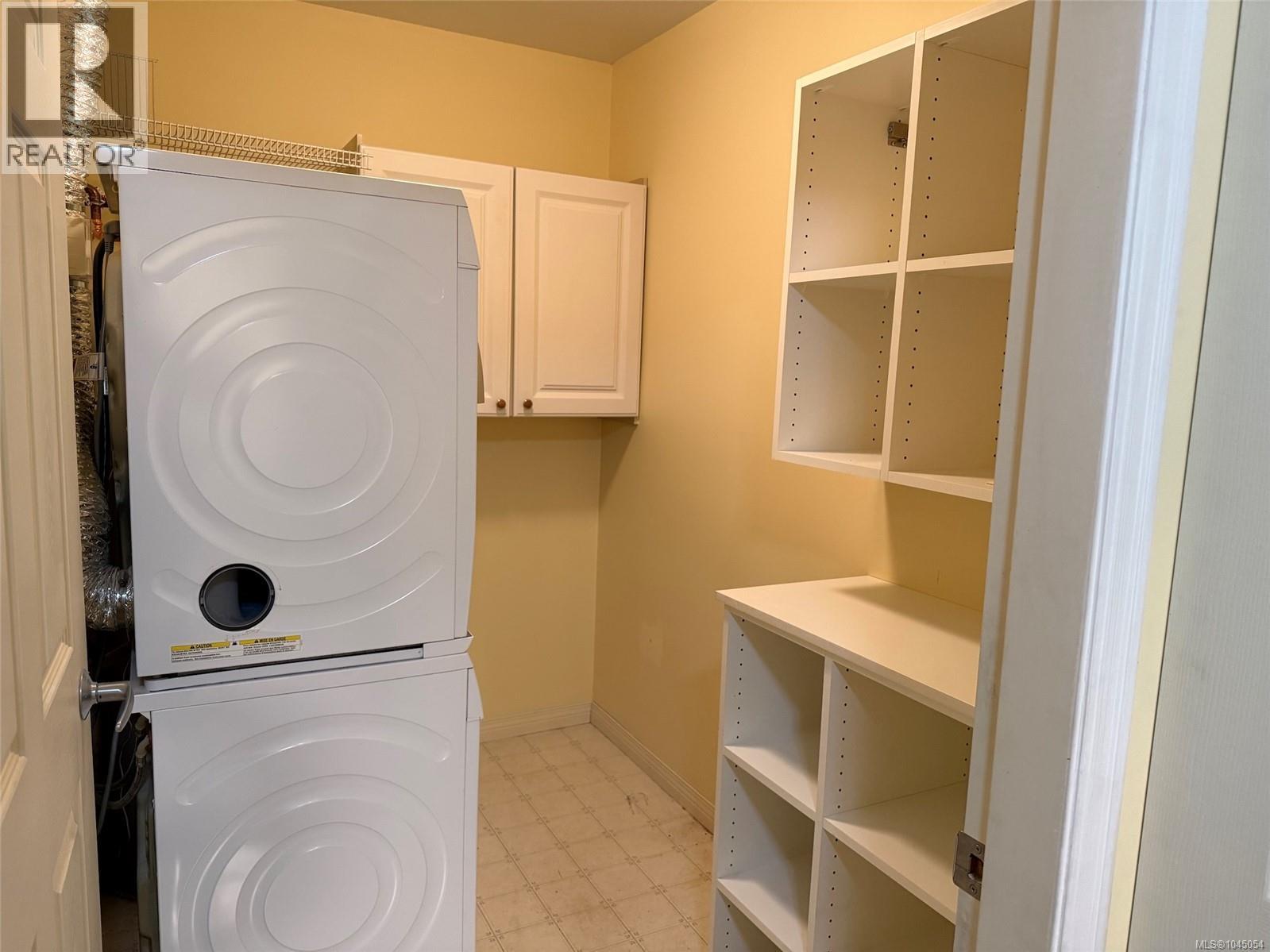 204 2045 Carrick St Property Photo 6