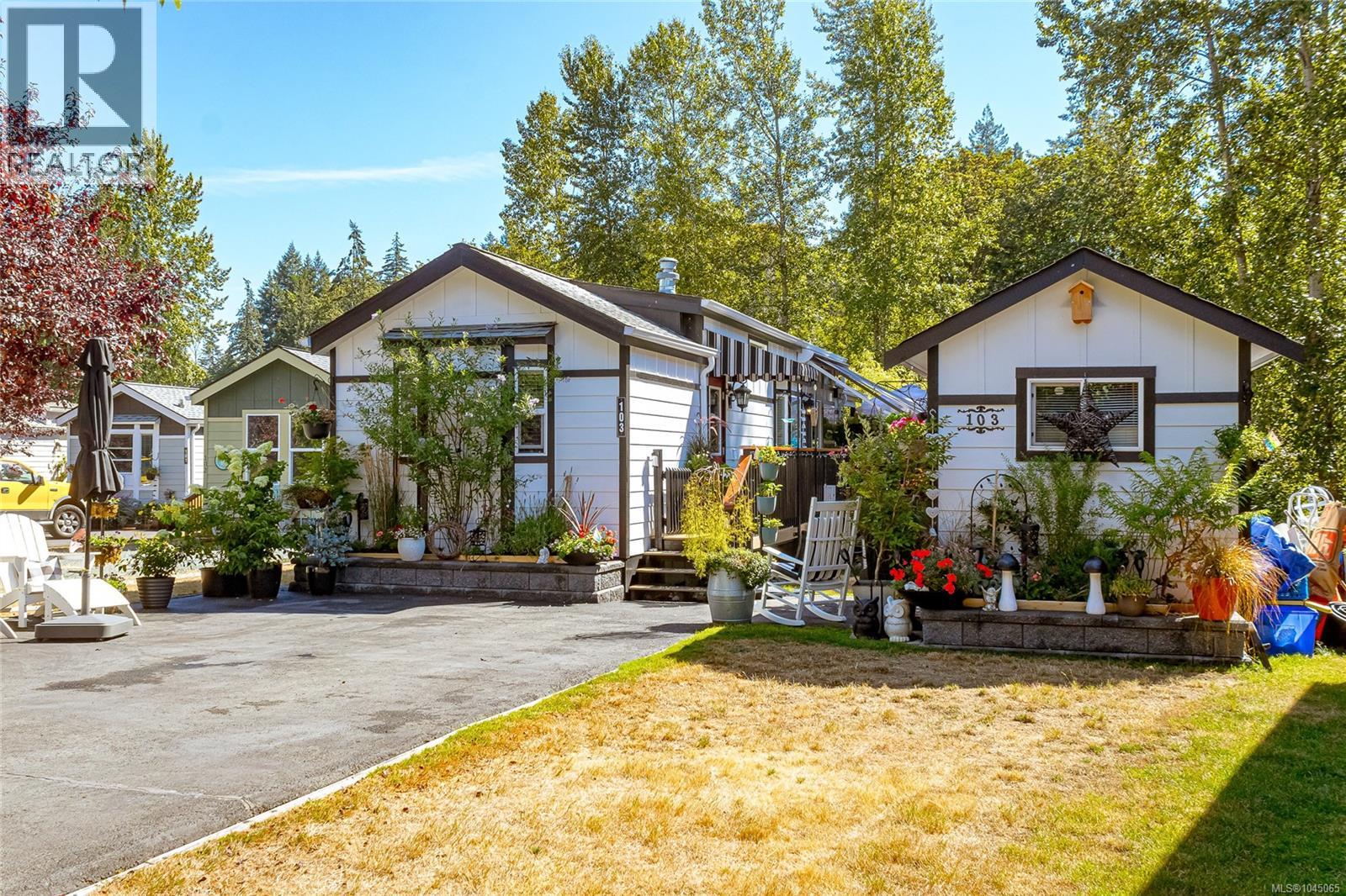 103 3042 River Rd Property Photo 1
