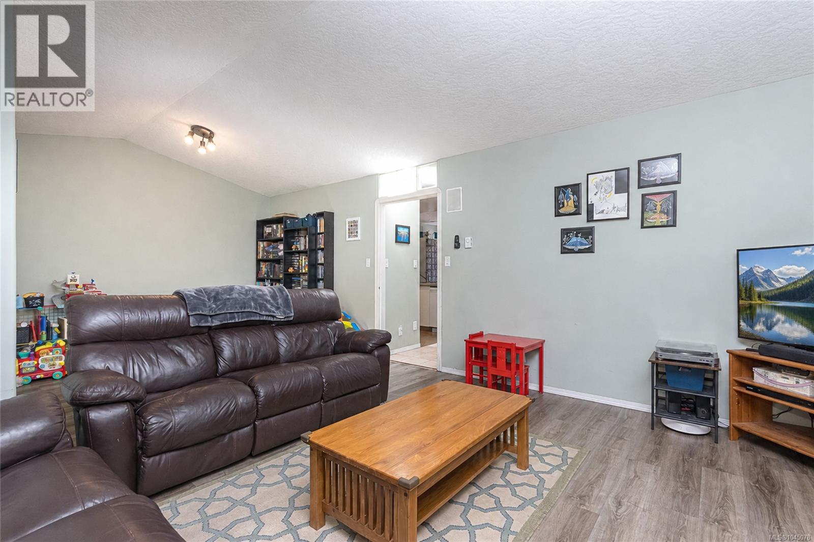 14 2190 Drennan St Property Photo 13